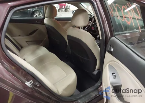 2011 Kia Optima Lx z USA, uszkodzony, nr VIN KNAGM4A70B5169217